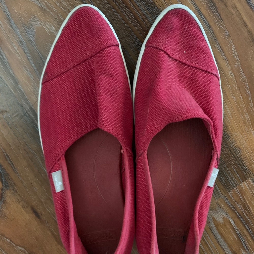 Sanuk Casual flats